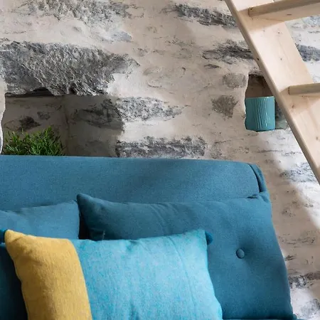 Ty Color's Apartment *